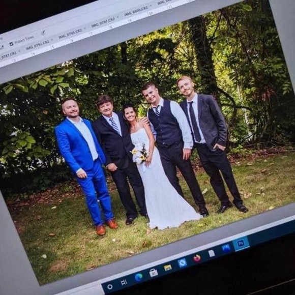 Meet your Posher, Lisa - Picture 1 of 1